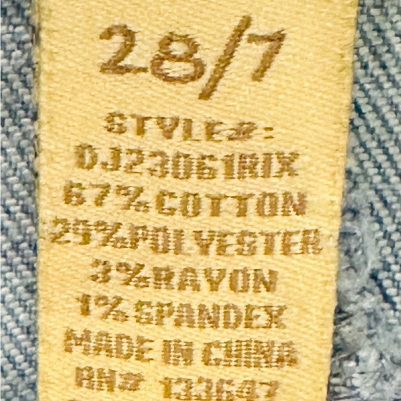 👖🎵 ALTAR’D STATE Rhea Light Wash Straight Jeans | Sz 28 | Distressed Indie Denim - Picture 4 of 4